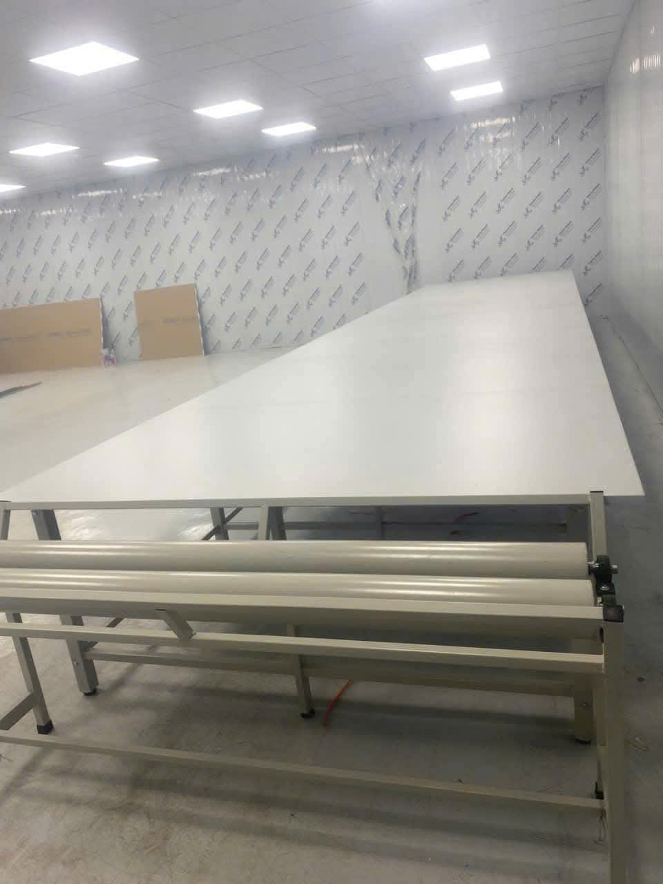Sản Xuất bàn cắt vải ở Nam Định
