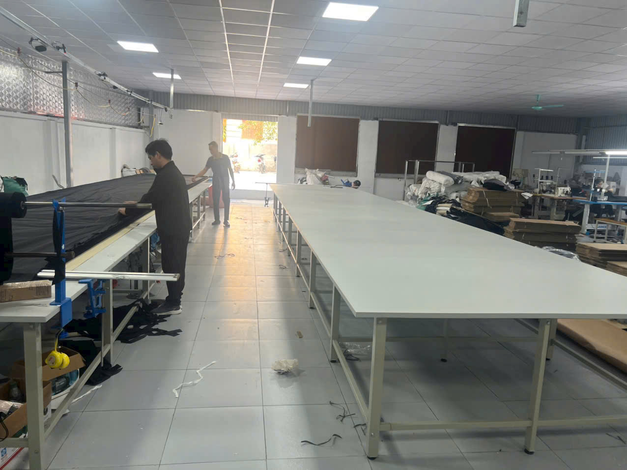 Sản Xuất bàn chuyền May ở Hà Nam