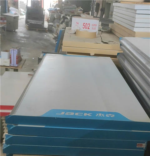 Ảnh Chân bàn máy may cố định ở Bắc Giang